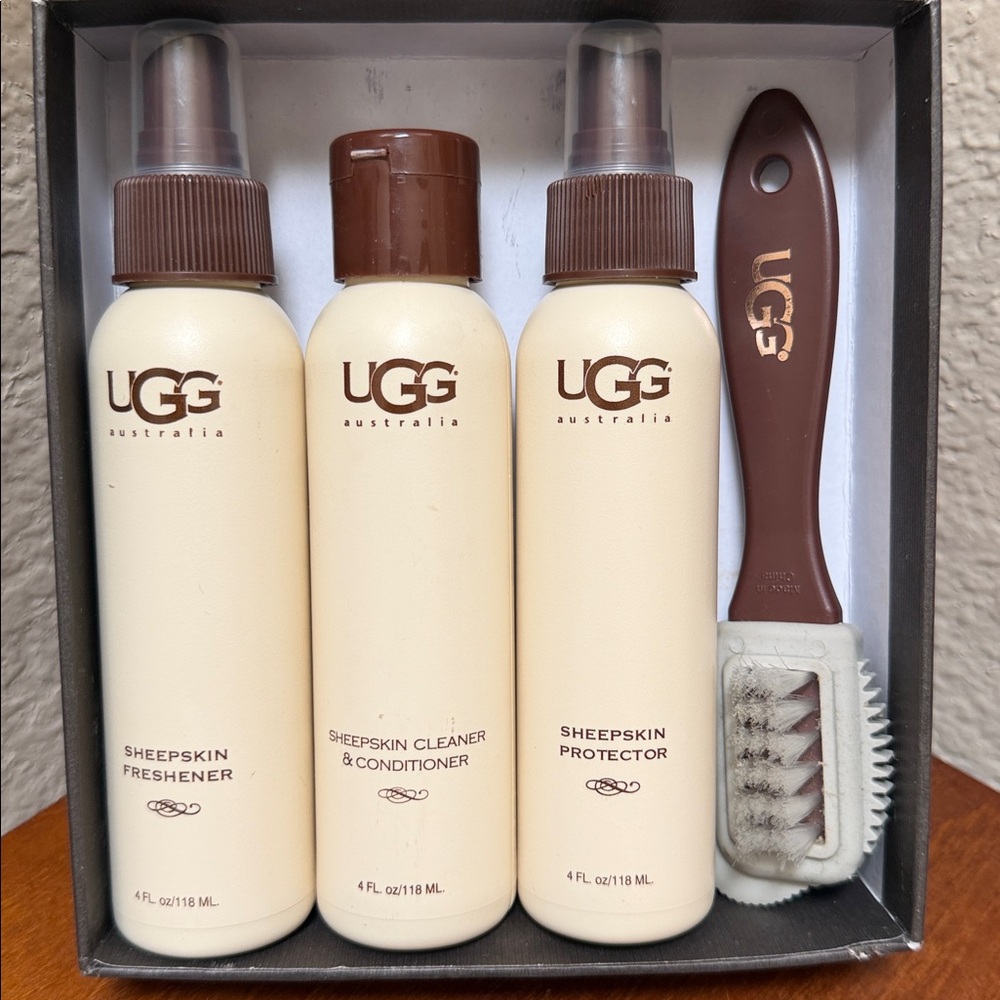 NEW..UGG Sheepskin Care Kit - Cleaning Products… - Picture 5 of 8
